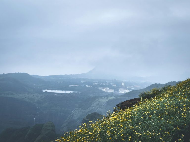 Best hill stations near Mumbai for a weekend escape — scenic getaways within driving distance